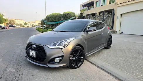Lady Driven Veloster 1.6 Turbo 2017, GCC Top Option, Original Paint, Service History, Well Maintaine