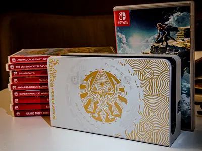 Nintendo Switch OLED Zelda Edition + 10 Original Physical Games + Original Box Selling my Nintendo
