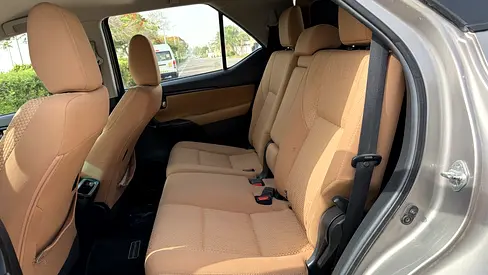 2020 Toyota FORTUNER — миниатюра 10
