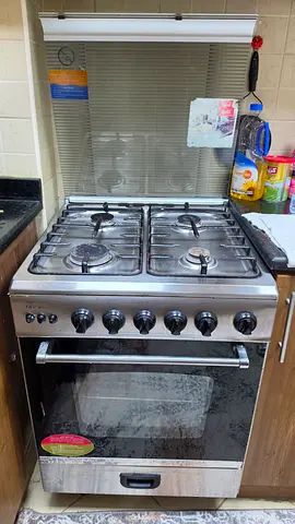 4 Burner Gas Cooker with Oven – Good Working Condition