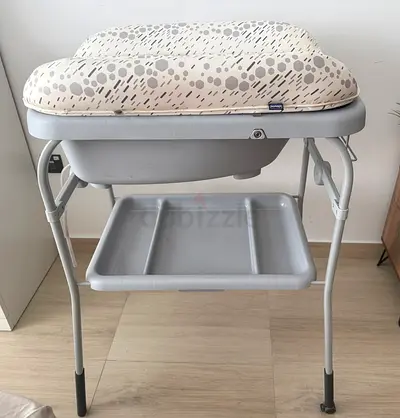 Chicco baby changing table with built-in bath — clean, good condition