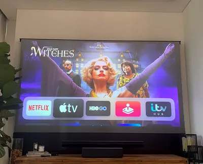 Vava short-throw projector (used) with remote and power cable plus 3m projector screen.