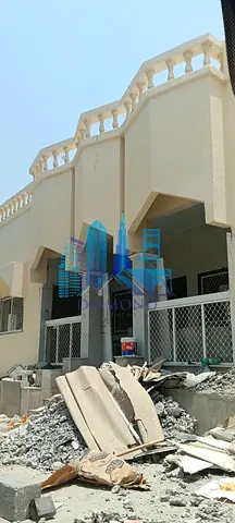 A large spacious and beautiful villa in Al rawdha amazing for families. With inside and outside parking.