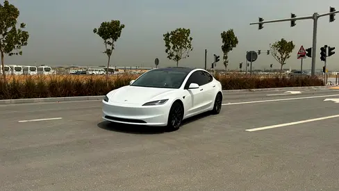 2025 Tesla MODEL 3 — фото 5