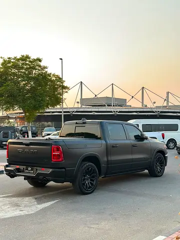 2025 RAM 1500 photo 4