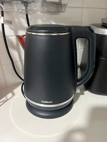 Cuisinart electric kettle - 1.7L, matte black (good condition)