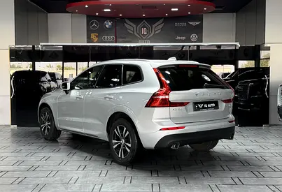 2021 Volvo XC60 — фото 6