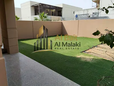 Villa for rent in Sharjah - Al Zahia Spacious area and flexible payment options