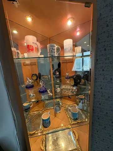 Illuminated Corner Glass Display Cabinet / Showcase with Storage