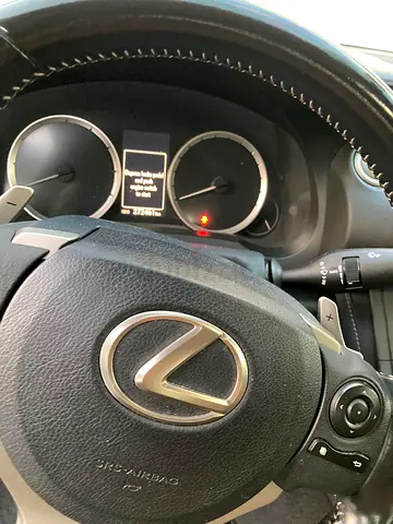 Lexus IS 200t 2016 GCC Specs - Excellent Condition