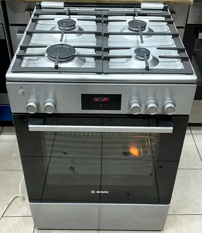 Bosch gas cooking range 60by60 in new model perfect working and good condition.