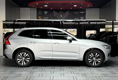 2021 Volvo XC60 — фото 8