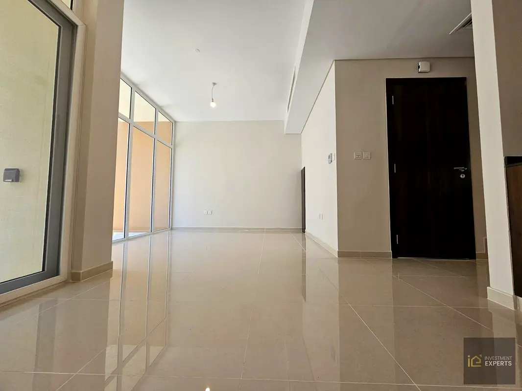GARDEN | 3 BR VILLA | SPACIOUS AND BRIGHT
