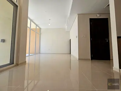 GARDEN | 3 BR VILLA | SPACIOUS AND BRIGHT