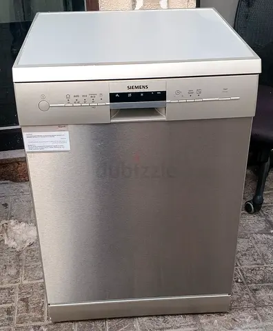 Siemens Freestanding Stainless Steel Dishwasher tow rack Good Condition working fr home delivery