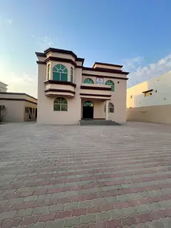 Spacious Residential & Commercial Villa for Annual Rent in Al Rawda 2