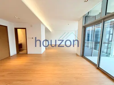 Renovated 2BR+M/R | No Construction | 2 Parkings