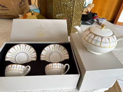 Royal Crown Derby - Porcelain Tea Set with Teapot and 2 Cups — Elegant White & Gold