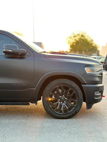 2025 RAM 1500 photo 6