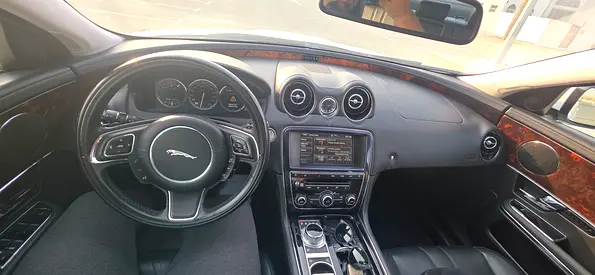 صورة 11 لـ 2013 Jaguar XJ