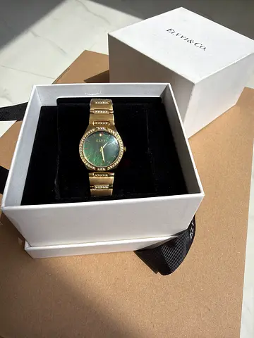 women's wristwatch with crustal (in original box)