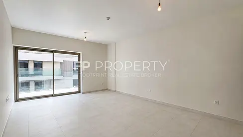Spacious 1 BR - Chiller Free - Community View