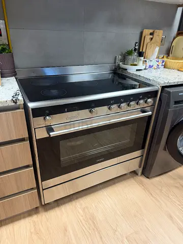 Stainless Steel Freestanding Electric Range with Ceramic Hob (Good Condition)