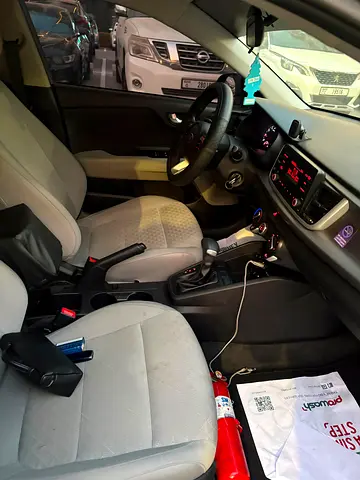 2018 KIA RIO 照片 4