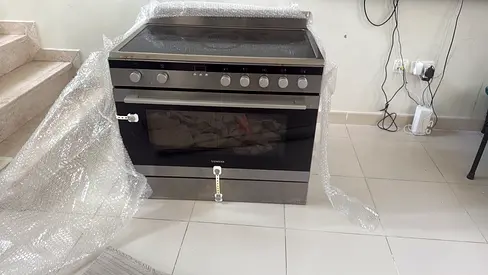 Used freestanding electric range with ceramic hob and oven - good condition