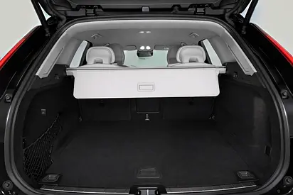 صورة 11 لـ 2023 Volvo XC60