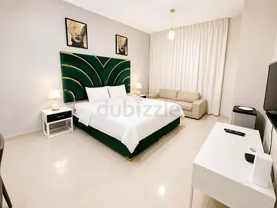 0% COMMISSION, Dubai Marina Luxury master bedroom with attached washroom , near tram/metro station