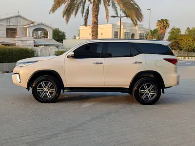 2019 Toyota FORTUNER — фото 8
