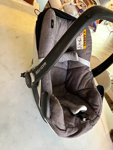 Maxi-Cosi Infant Car Seat (rear-facing) – Good Used Condition