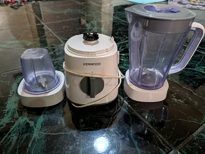 Kenwood 2-in-1 Blender with Grinder - Good Working Condition
