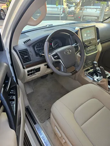 صورة 9 لـ 2019 Toyota LAND CRUISER