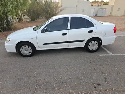2011 Nissan SUNNY 照片 2