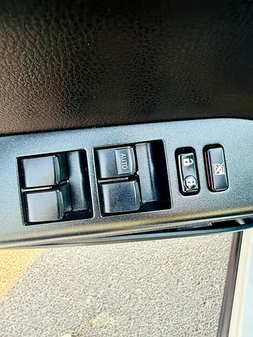 2017 Toyota RAV 4 — миниатюра 11