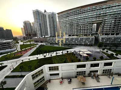Vacant | Large | Balcony | 844sqft | Park View | @950k