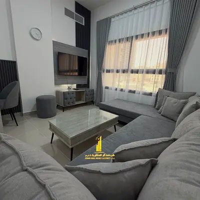 🏡  أفخم وأرقى شقة غرفة وصالة مفروشة بالكامل للإيجار الشهري في كورنيش عجمان✨ 🔹 لا تُفوّت الفرصة للسكن في واحدة من أرقى شقق كورنيش عجمان مباشرة! الشقة