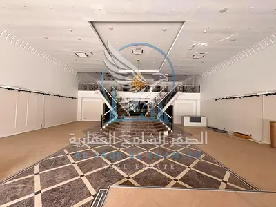 معرض فاخر للإيجار - على الطريق الرئيسي مباشرةً