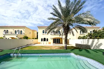Vacant | Single Row | Private Pool