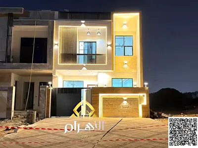 طابقين مع تراس على السطح، السعر يشمل رسوم التسجيل والتملك، تقع على الشارع الرئيسي، جاهزة للسكن
