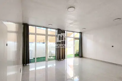 Upgraded | Single Row | End Corner | Vacant