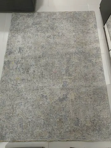Light Grey Modern Area Rug - 230x160(approx), soft low-pile