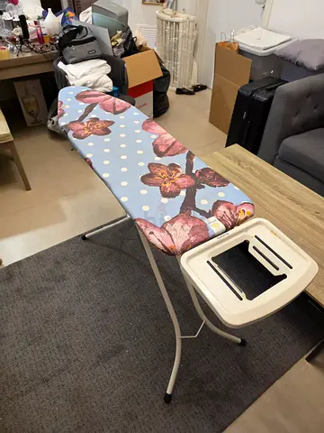 Brabanita iron stand