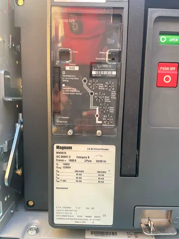 Magnum MWI 1600A LV Air Circuit Breaker - (NEW)