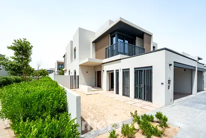 Vacant | Spacious Villa | Family Living