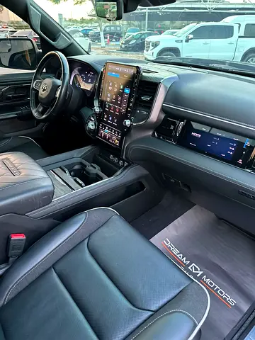 2025 RAM 1500 photo 15