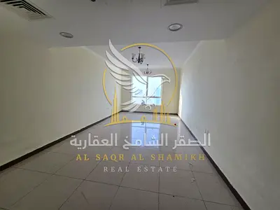 أفخم ثلاث غرف وصالة بمنطقة المحطة مع بلكون بأطلالة مفتوحة تشطيب حديث بناء مميز ومساحة واسعة