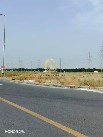 للبيع ارض سكنية في المزيرعه بمساحه 2800 قدم موثع مميز تصريح ارضي وطابقين و التملك حر لجميع العرب